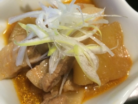 ごはんがすすむ!豚バラと大根の韓国風煮物